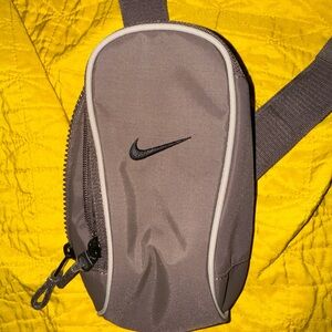 Nike Sportswear Essentials Crossbody Bag-One Size 1L DJ9794-493